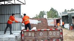 一句承諾一份責(zé)任，天不亮就開(kāi)始裝車，保障交期