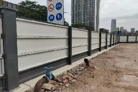 旭東圍擋廠家-彩鋼圍擋板有什么優(yōu)勢(shì)？