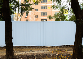 pvc圍擋特點有哪些？旭東鋼構(gòu)圍擋廠家