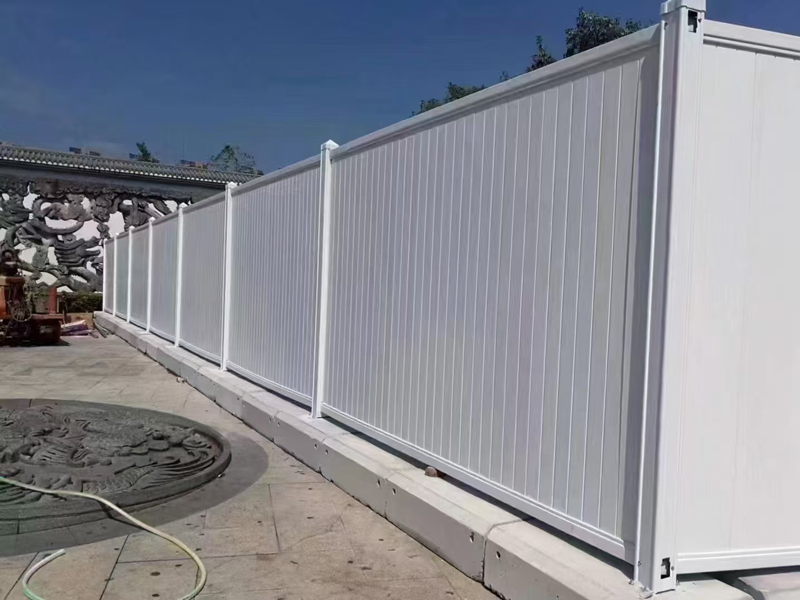 深圳寶安工地500㎡PVC圍擋當(dāng)天送達(dá)，旭東圍擋批發(fā)讓采購(gòu)更省心！